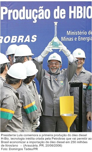 Presidente Lula comemora a primeira produção do óleo diesel H-Bio, tecnologia inédita criada pela Petrobras.jpg