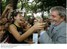 Presidente Lula cumprimenta estudantes no campus da UFMG.jpg
