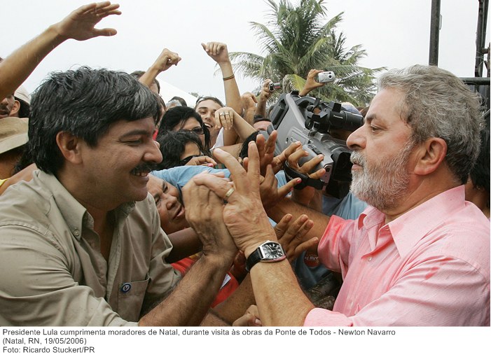 Presidente Lula cumprimenta moradores de Natal, durante visita às obras da Ponte de Todos - Newton Navarro.jpg