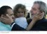 Presidente Lula cumprimenta populares após visita às futuras instalações do Cefet de Salto.jpg