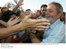 Presidente Lula cumprimenta populares durante visita a Laguna para cerimônia alusiva à reforma e ampliação do Terminal Pesqueiro Público.jpg