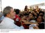 Presidente Lula cumprimenta populares na cerimônia de assinatura de contratos e anúncio de liberação de recursos do FNHIS para urbanização de assentamentos precários em âmbito nacional.jpg