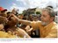 Presidente Lula cumprimenta populares na saída do Campus Itabaiana, após cerimônia de implantação do Projeto de Expansão das Universidades Federais no estado de Sergipe.jpg