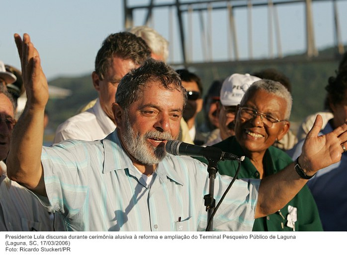 Presidente Lula discursa durante cerimônia alusiva à reforma e ampliação do Terminal Pesqueiro Público de Laguna.jpg