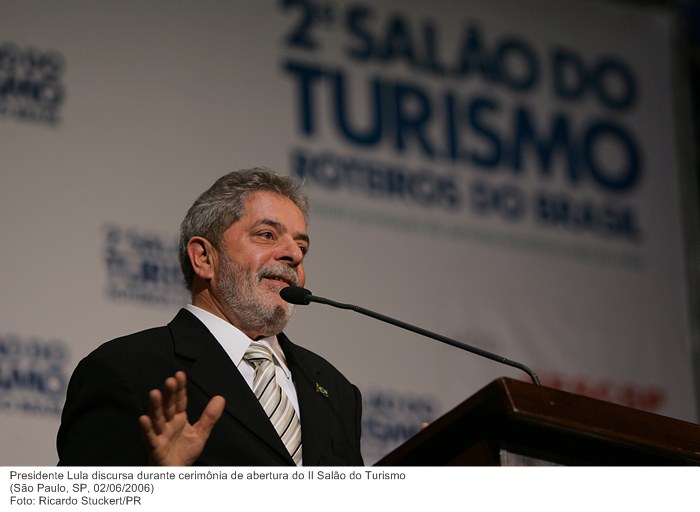 Presidente Lula discursa durante cerimônia de abertura do II Salão do Turismo.jpg