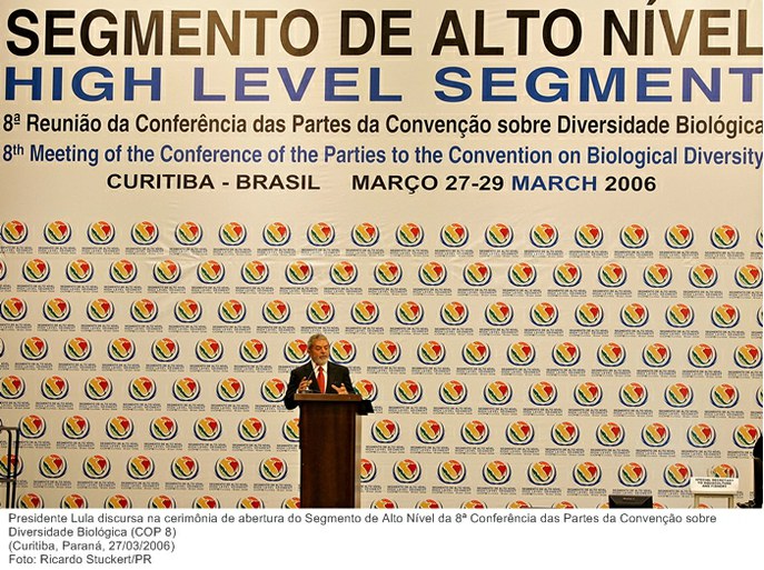 Presidente Lula discursa na cerimônia de abertura do Segmento de Alto Nível da 8ª Conferência das Partes da Convenção sobre Diversidade Biológica (COP 8).jpg