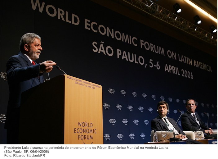 Presidente Lula discursa na cerimônia de encerramento do Fórum Econômico Mundial na Amércia Latina.jpg