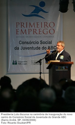 Presidente Lula discursa na cerimônia de inauguração do novo centro do Consórcio Social da Juventude do Grande ABC.jpg