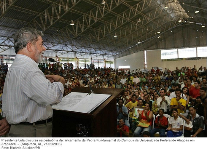 Presidente Lula discursa na cerimônia de lançamento da Pedra Fundamental do Campus da Universidade Federal de Alagoas em Arapiraca (2).jpg