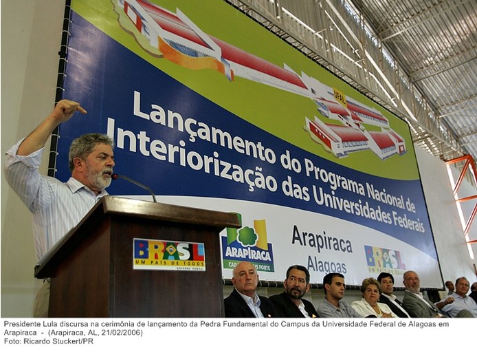 Presidente Lula discursa na cerimônia de lançamento da Pedra Fundamental do Campus da Universidade Federal de Alagoas em Arapiraca.jpg