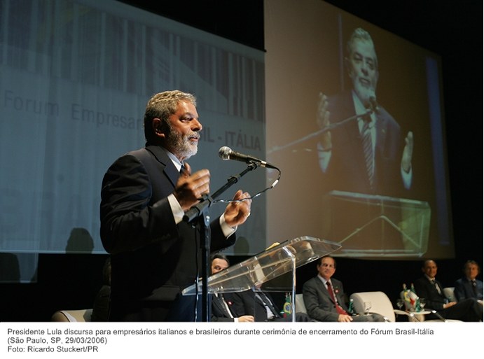 Presidente Lula discursa para empresários italianos e brasileiros durante cerimônia de encerramento do Fórum Brasil-Itália (2).jpg