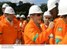 Presidente Lula distribui autógrafos aos trabalhadores da obra do gasoduto Urucu-Manaus.jpg