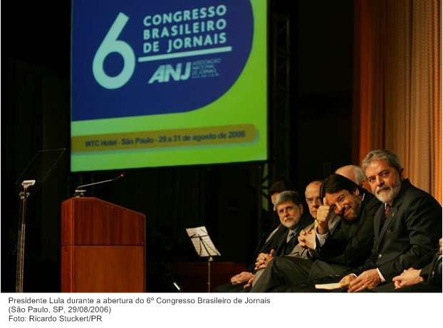 Presidente Lula durante a abertura do 6º Congresso Brasileiro de Jornais.jpg