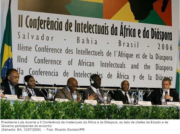 Presidente Lula durante a II Conferência de Intelectuais da África e da Diáspora, ao lado de chefes de Estado e de Governo participantes do encontro.jpg