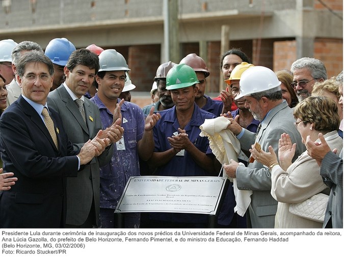 Presidente Lula durante cerimônia de inauguração dos novos prédios da Universidade Federal de Minas Gerais.jpg