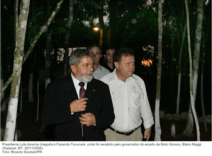 Presidente Lula durante chegada à Fazenda Tucunaré, onde foi recebido pelo governador do estado de Mato Grosso, Blairo Maggi.jpg