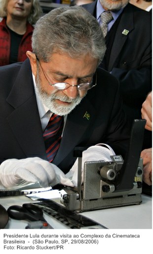 Presidente Lula durante visita ao Complexo da Cinemateca Brasileira.jpg