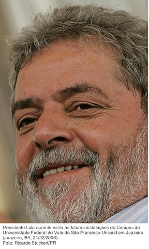 Presidente Lula durante visita às futuras instalações do Campus da Universidade Federal do Vale do São Francisco-Univasf em Juazeiro.jpg