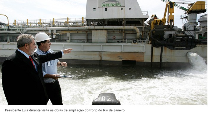 Presidente Lula durante visita às obras de ampliação do Porto do Rio de Janeiro.jpg