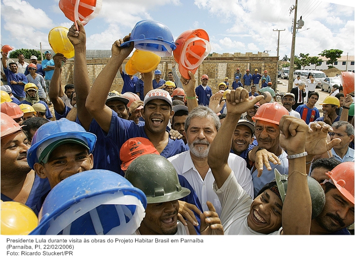 Presidente Lula durante visita às obras do Projeto Habitar Brasil em Parnaíba.jpg