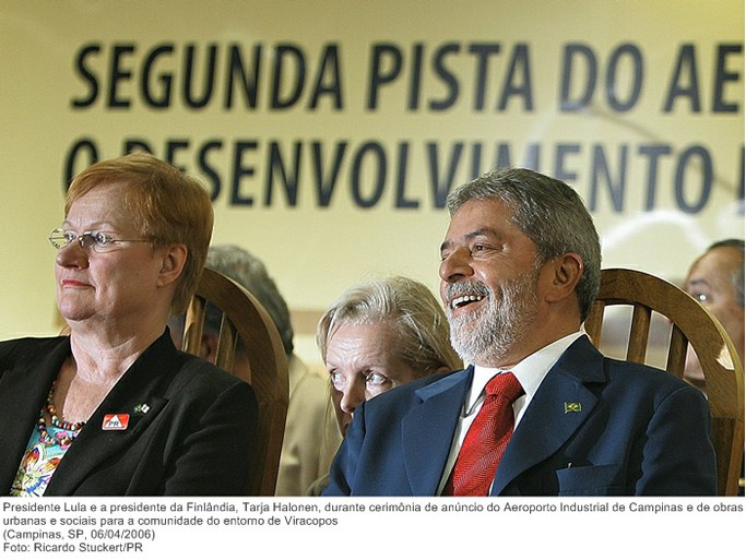 Presidente Lula e a presidente da Finlândia, Tarja Halonen, durante cerimônia de anúncio do Aeroporto Industrial de Campinas e de obras urbanas e sociais do entorno de Viracopos.jpg