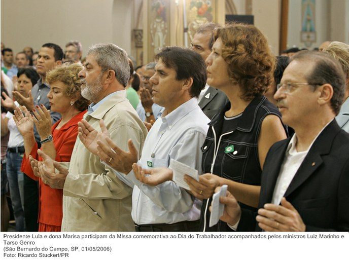 Presidente Lula e dona Marisa participam da Missa comemorativa ao Dia do Trabalhador acompanhados pelos ministros Luiz Marinho e Tarso Genro.jpg