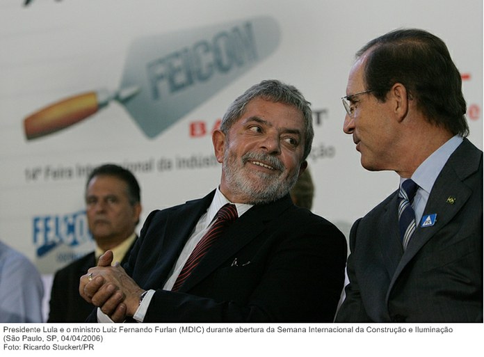 Presidente Lula e o ministro Luiz Fernando Furlan (MDIC) durante abertura da Semana Internacional da Construção e Iluminação.jpg