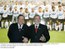 Presidente Lula e o presidente do Corinthians, Alberto Dualib, posam para foto na inauguração do Memorial do Corinthians. Ao fundo, foto do time vencedor do Campeonato Brasileiro em 2005.jpg