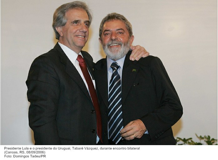 Presidente Lula e o presidente do Uruguai, Tabaré Vázquez, durante encontro bilateral.jpg