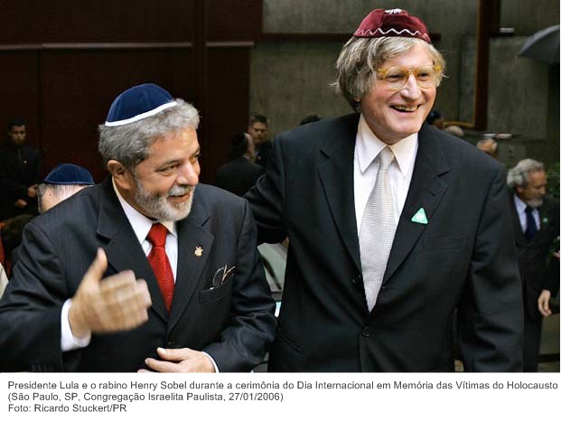 Presidente Lula e o rabino Henry Sobel durante a cerimônia do Dia Internacional em Memória das Vítimas do Holocausto.jpg