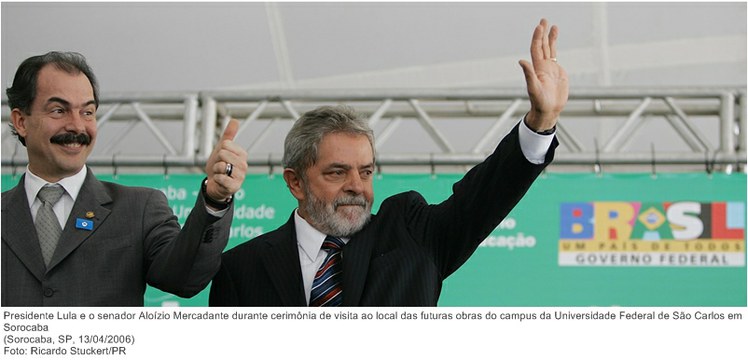 Presidente Lula e o senador Aloízio Mercadante durante cerimônia de visita ao local das futuras obras do campus da Universidade Federal de São Carlos em Sorocaba.jpg