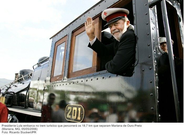 Presidente Lula embarca no trem turístico que percorrerá os 18,7 km que separam Mariana de Ouro Preto.jpg