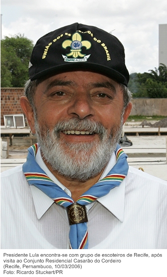 Presidente Lula encontra-se com grupo de escoteiros de Recife, após visita ao Conjunto Residencial Casarão do Cordeiro.jpg