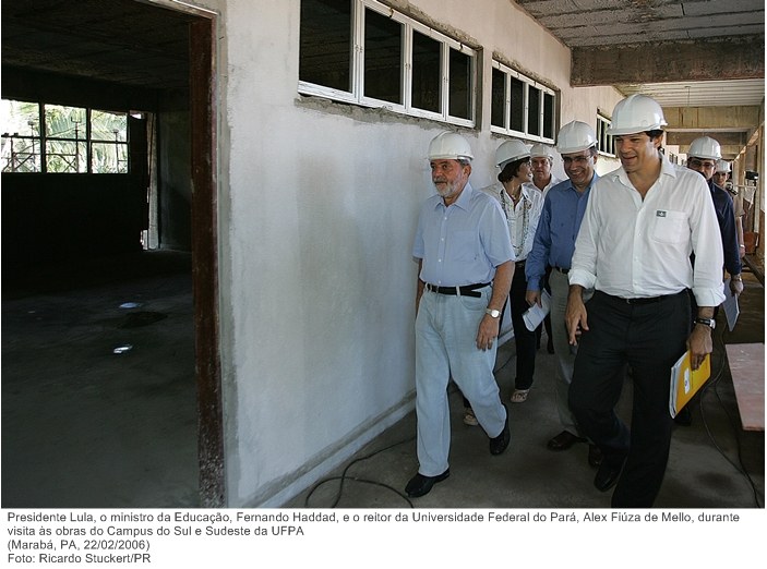 Presidente Lula, o ministro da Educação, Fernando Haddad, e o reitor da Universidade Federal do Pará, Alex Fiúza de Mello, durante visita às obras do Campus do Sul e Sudeste da UFPA.jpg