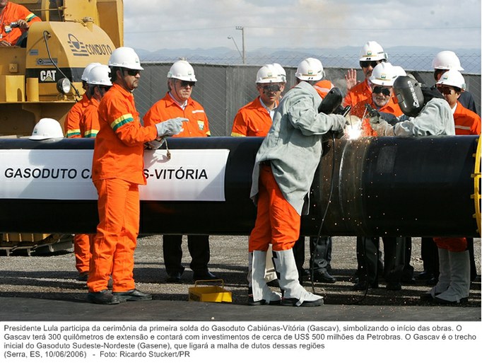 Presidente Lula participa da cerimônia da primeira solda do Gasoduto Cabiúnas-Vitória (Gascav), simbolizando o início das obras.jpg