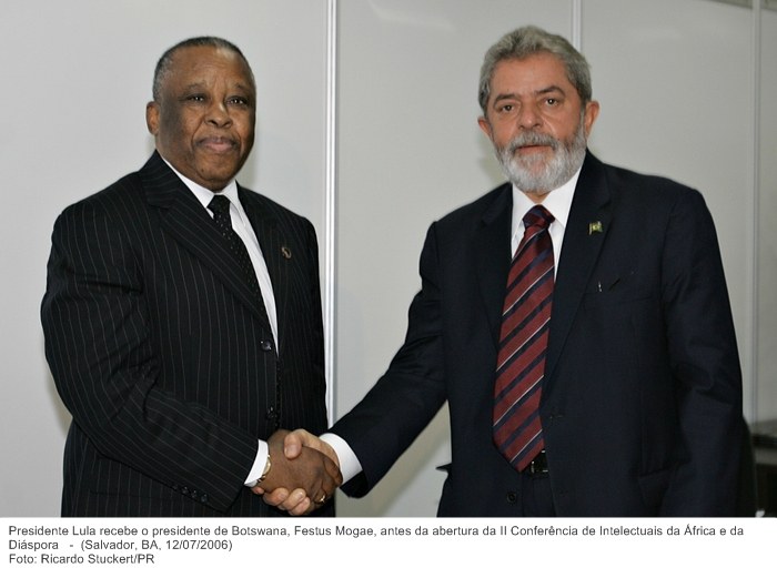 Presidente Lula recebe o presidente de Botswana, Festus Mogae, antes da abertura da II Conferência de Intelectuais da África e da Diáspora.jpg