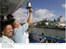 Presidente Lula toca a sineta do navio Paulo Cantídio, durante cerimônia de batismo da embarcação no Porto de Itajaí. Ao lado, a senadora Ideli Salvatti.jpg