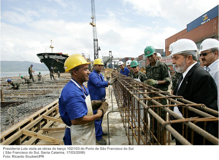 Presidente Lula visita as obras do berço 102-103 do Porto de São Francisco do Sul.jpg