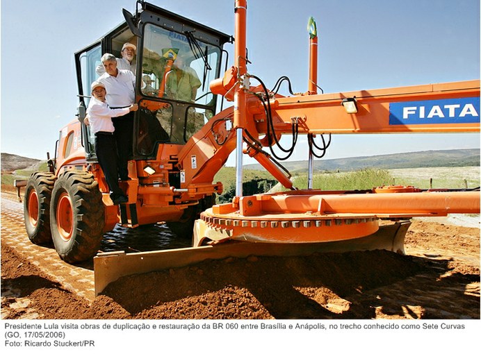 Presidente Lula visita obras de duplicação e restauração da BR 060 entre Brasília e Anápolis, no trecho conhecido como Sete Curvas.jpg