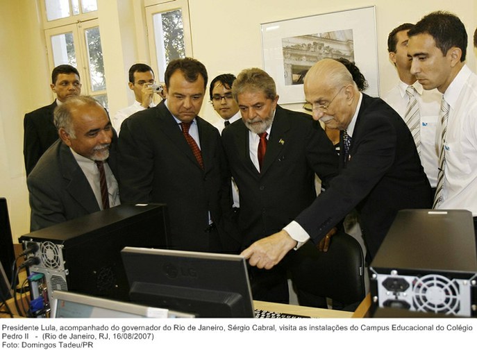 Presidente Lula, acompanhado do governador do Rio de Janeiro, Sérgio Cabral, visita as instalações do Campus Educacional do Colégio Pedro II.