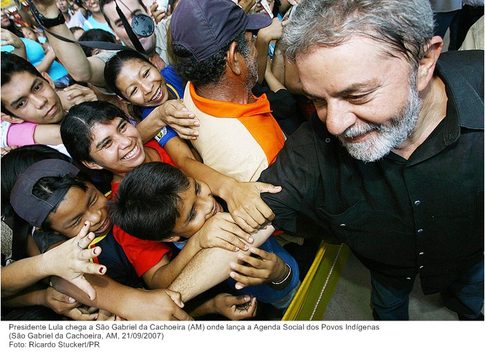 Presidente Lula chega a São Gabriel da Cachoeira (AM) onde lança a Agenda Social dos Povos Indígenas.