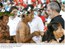Presidente Lula cumprimenta índios da etnia Tuyuka em São Gabriel da Cachoeira (AM), onde se encontra com líderes da Federação das Organizações Indígenas do Rio Negro (FOIRN).