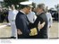 Presidente Lula cumprimenta o comandante da Marinha, almirante-de-esquadra Julio Soares de Moura Neto, durante visita ao Centro Experimental Aramar.