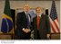 Presidente Lula cumprimenta o presidente dos EUA, George W. Bush, que está em visita ao Brasil.