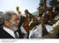 Presidente Lula cumprimenta populares durante cerimônia de batismo da Plataforma P-52.