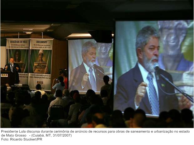 Presidente Lula discursa durante cerimônia de anúncio de recursos para obras de saneamento e urbanização no estado de Mato Grosso (2).