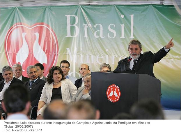 Presidente Lula discursa durante inauguração do Complexo Agroindustrial da Perdigão em Mineiros.