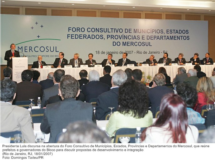 Presidente Lula discursa na abertura do Foro Consultivo de Municípios, Estados, Províncias e Departamentos do Mercosul, que reúne prefeitos e governadores do Bloco.