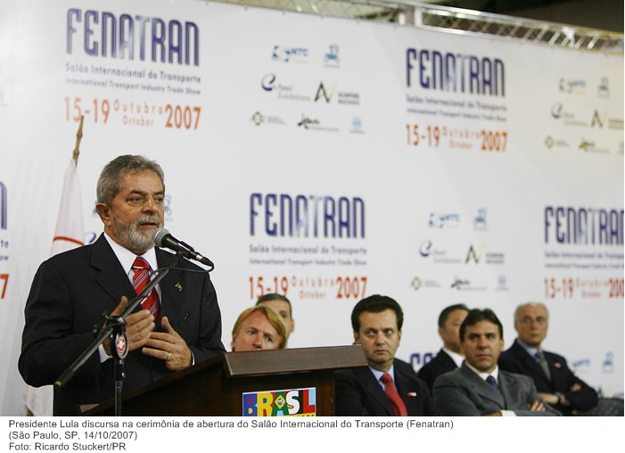 Presidente Lula discursa na cerimônia de abertura do Salão Internacional do Transporte (Fenatran).