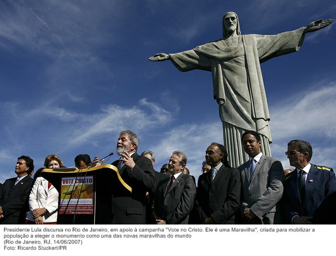 Presidente Lula discursa no Rio de Janeiro, em apoio à campanha 'Vote no Cristo. Ele é uma Maravilha.